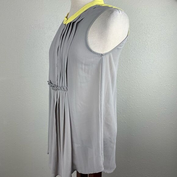 Papermoon Half Button Down Sleeveless Blouse Top Size S EUC - Picture 3 of 8